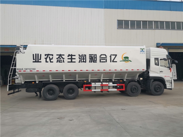 散裝飼料車(chē)發(fā)車(chē)山東！